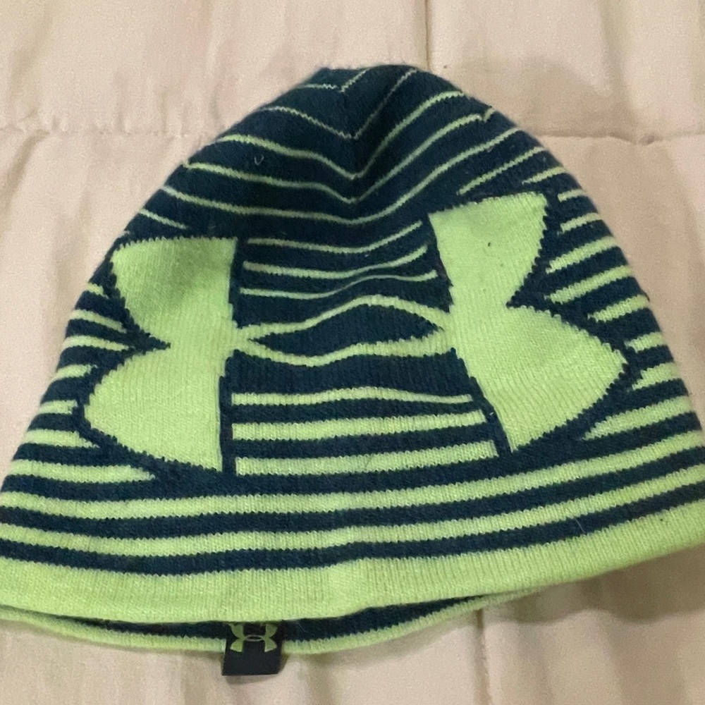 Kids Under Armour beanie hat